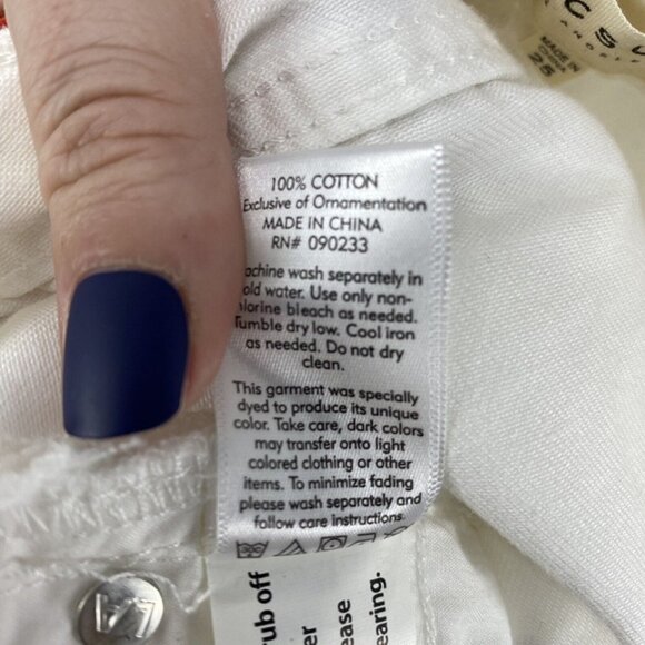 PacSun White Denim Floral Embroidered Mini Skirt – Size 24, Frayed Hem, NWT - Picture 9 of 10